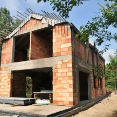 Jak prawidłowo obliczyć potrzebną ilość cegieł na m2 elewacji - poradnik eksperta