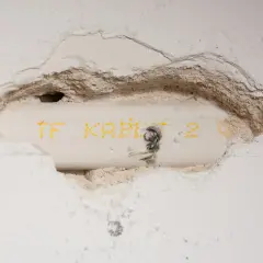 Jak połączyć przecięty kabel w ścianie bez ryzyka i błędów