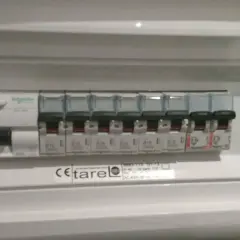Ile faz w mieszkaniu? Poznaj rodzaje instalacji elektrycznych