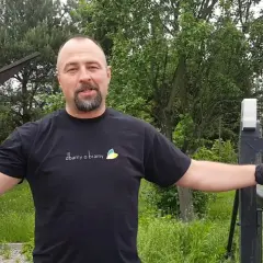 Jak prawidłowo smarować bramę przesuwną? Poradnik konserwacji