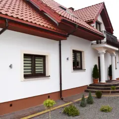 Czym obłożyć elewację domu? 7 skutecznych rozwiązań na piękną fasadę
