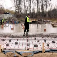 Budowa domu parterowego: kompleksowy proces od A do Z