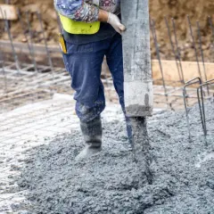 Beton Ełk vs Suwałki: gdzie zamówić najlepszy beton na budowę?