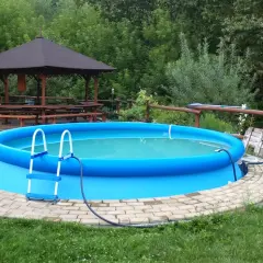 Co położyć pod basen rozporowy? 6 skutecznych rozwiązań