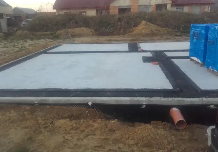 Płyta fundamentowa czy tradycyjny fundament - co wybrać?