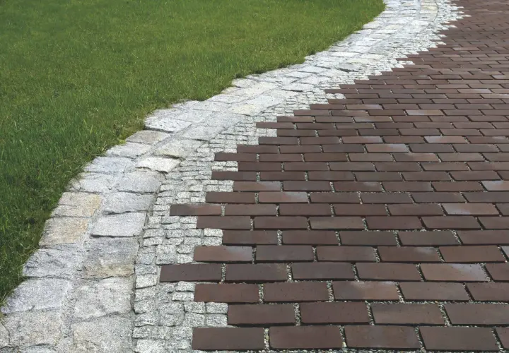 Klinkierowa kostka brukowa: jak połączyć trwałość z elegancją?