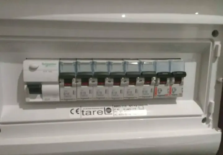 Ile faz w mieszkaniu? Poznaj rodzaje instalacji elektrycznych