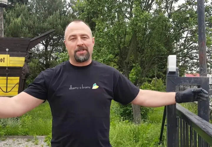 Jak prawidłowo smarować bramę przesuwną? Poradnik konserwacji