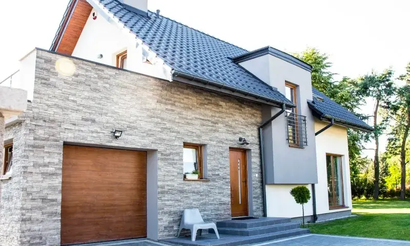 Jaką elewację wybrać do okien złoty dąb: 5 najlepszych zestawień kolorów