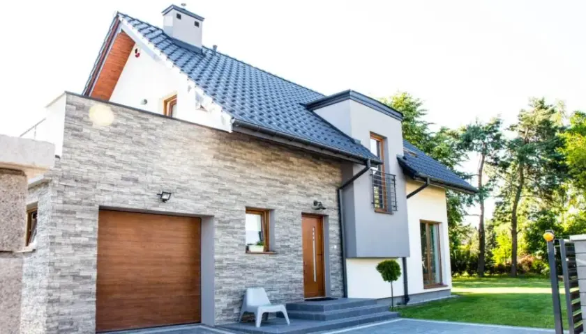 Jaką elewację dobrać do okien orzech: 8 sprawdzonych zestawień w 2025