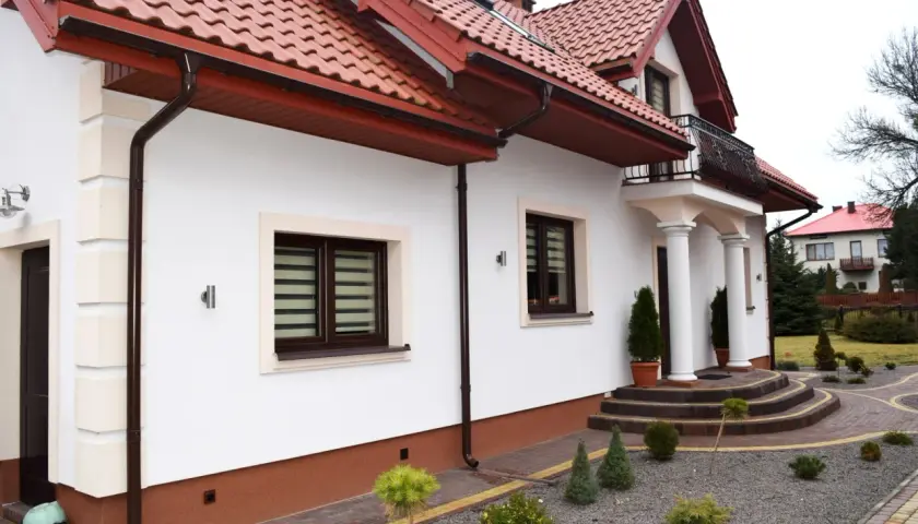 Czym obłożyć elewację domu? 7 skutecznych rozwiązań na piękną fasadę