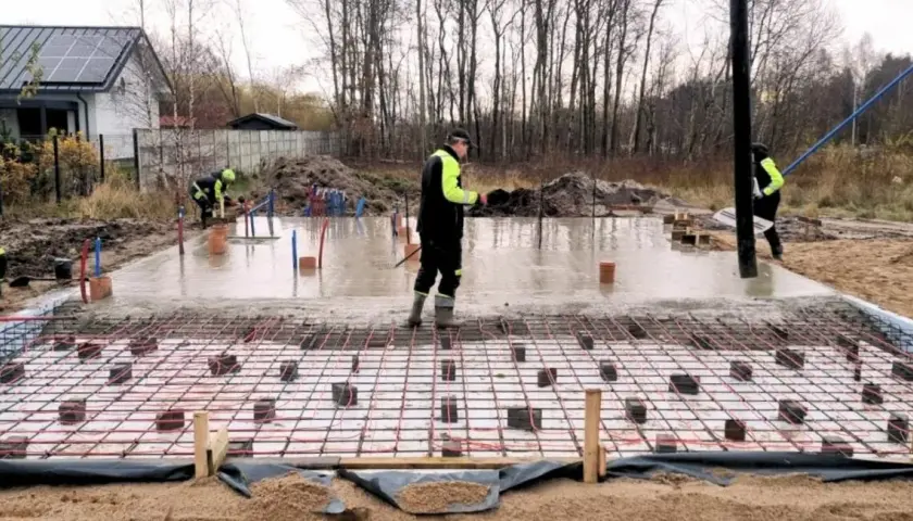 Budowa domu parterowego: kompleksowy proces od A do Z