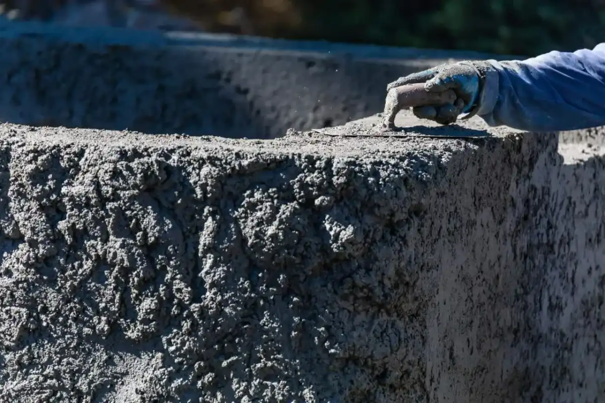 Ile kosztuje kubik betonu? Sprawdź pełny koszt zamówienia