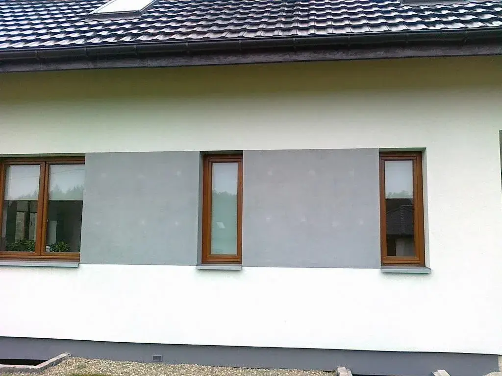 Czym malować elewację kornik, aby uniknąć kosztownych błędów?